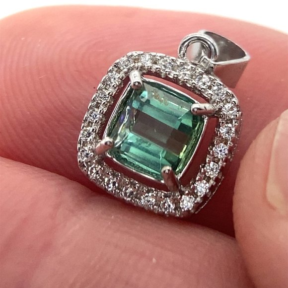 Green Tourmaline 1.36ct White Gold Finish Solid 925 Sterling Silver Pendant - Picture 1 of 7